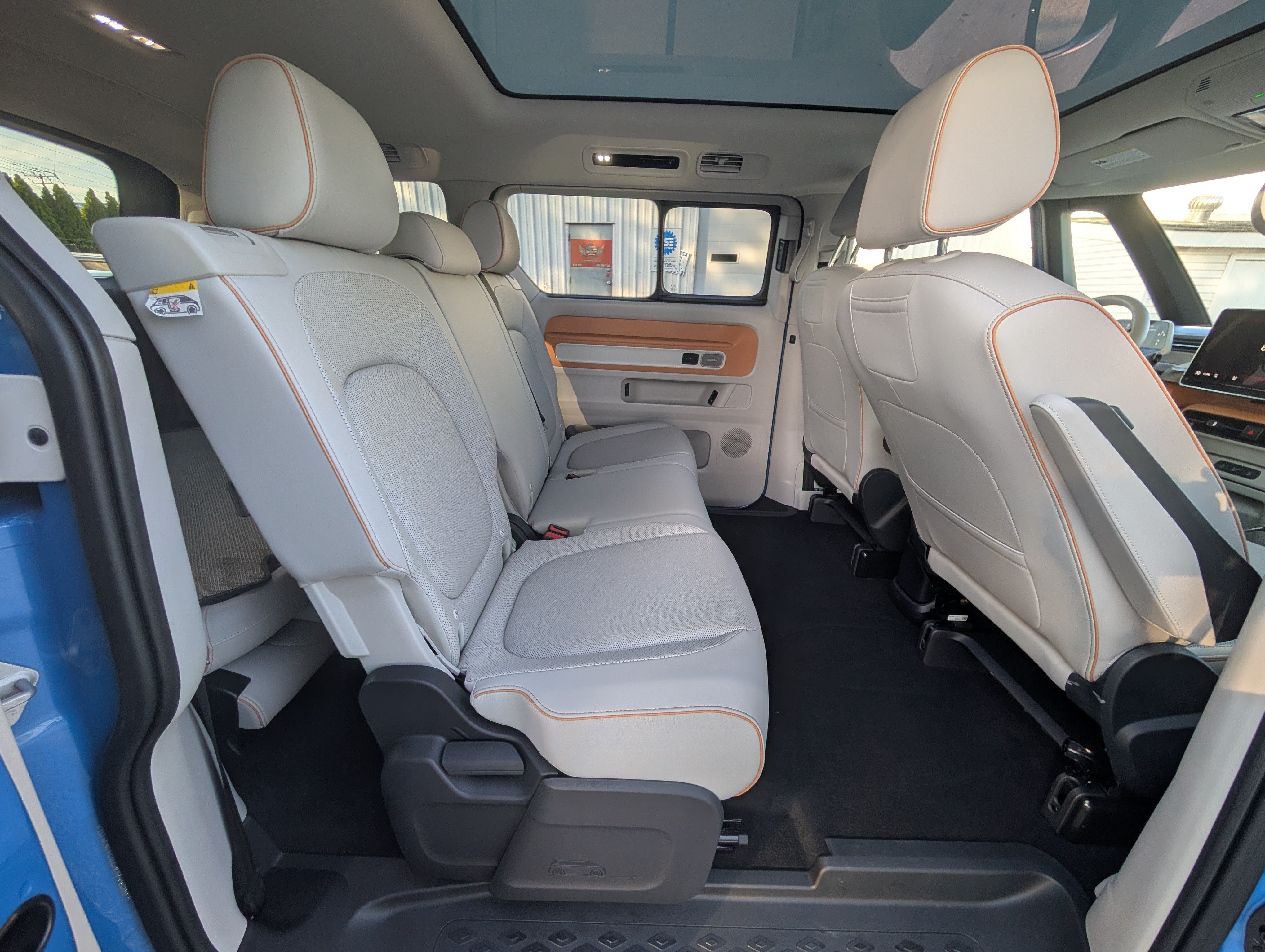 Used 2025 Volkswagen ID. Buzz 1st Edition RWD image 11