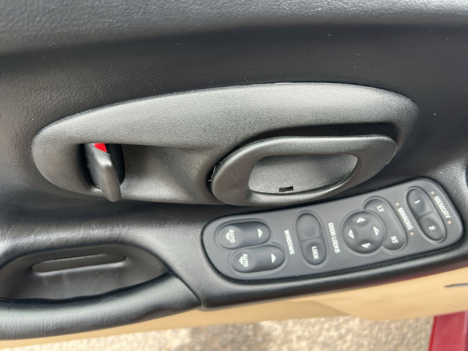 Used 2000 Chevrolet Corvette Coupe w/ Roof Pkg image 15