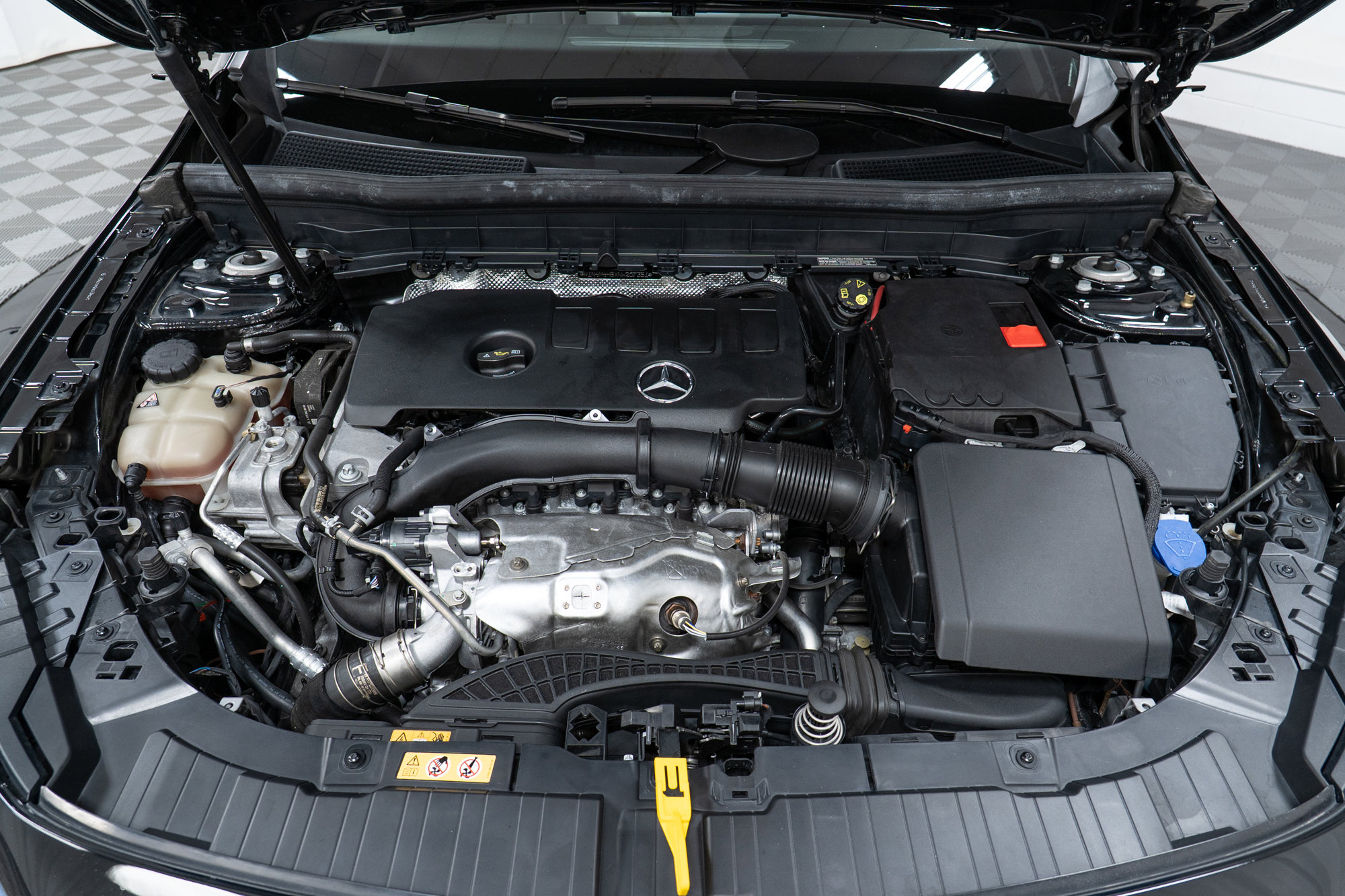 Certified 2022 Mercedes-Benz GLB 250 250 4MATIC image 9