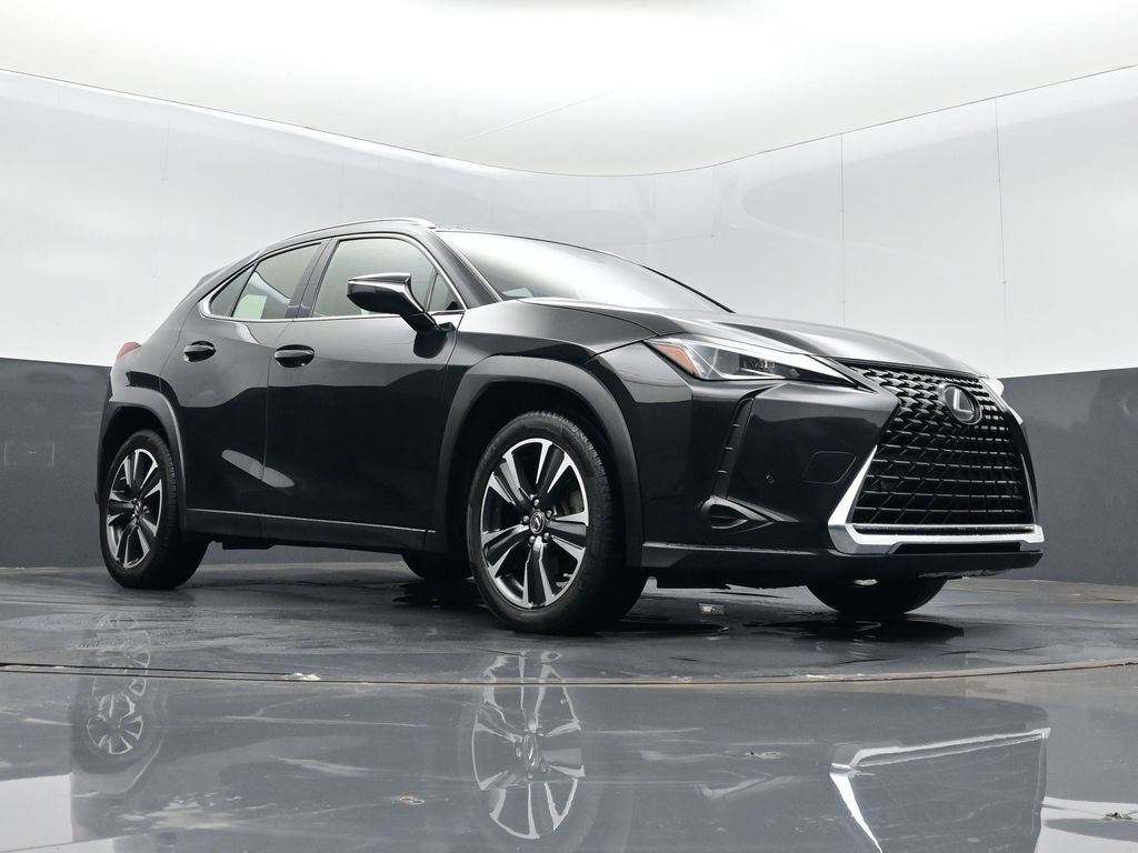 Used 2021 Lexus UX 200 w/ Accessory Package (Z2) FWD image 10