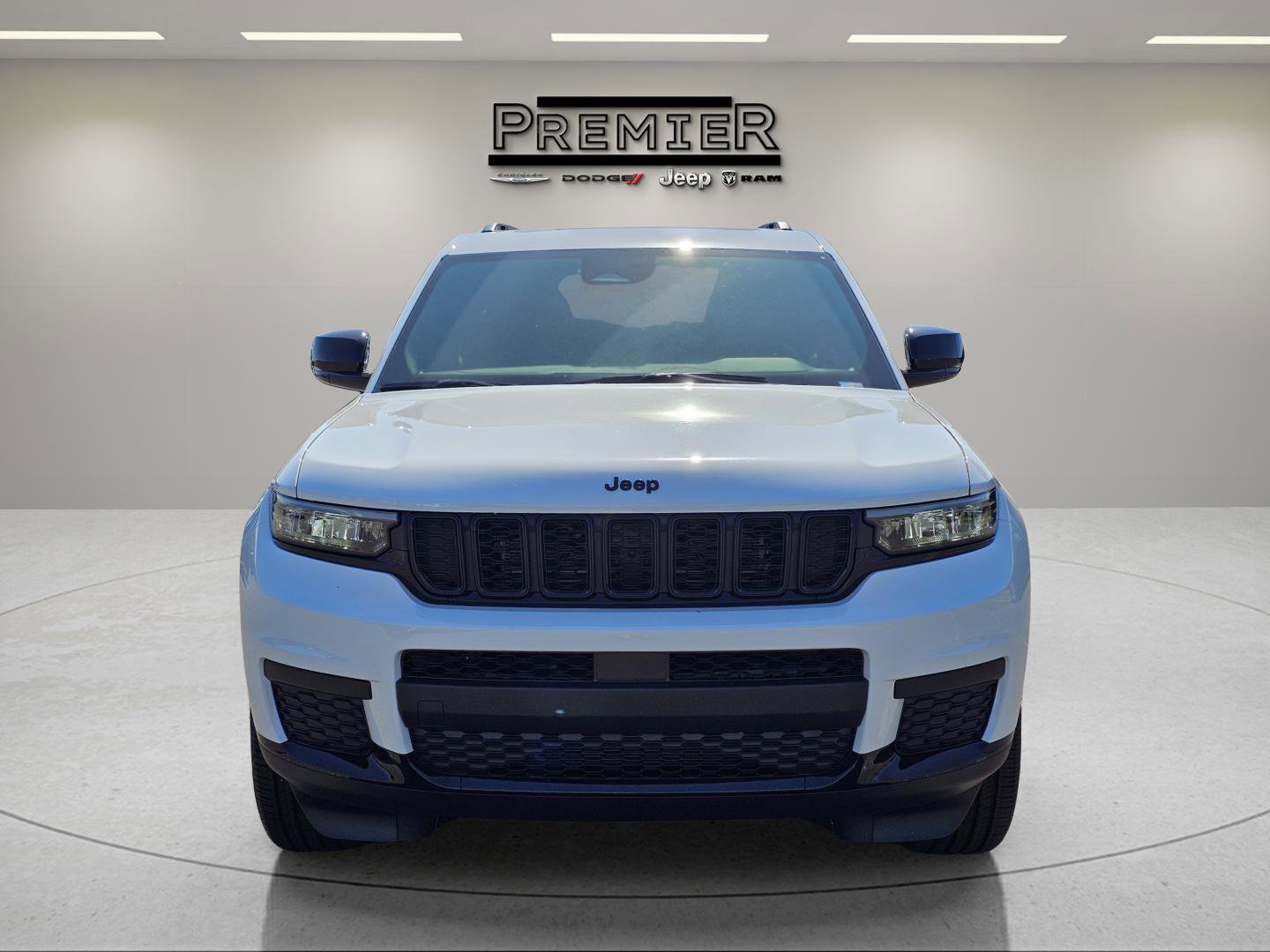 New 2025 Jeep Grand Cherokee L Altitude image 2