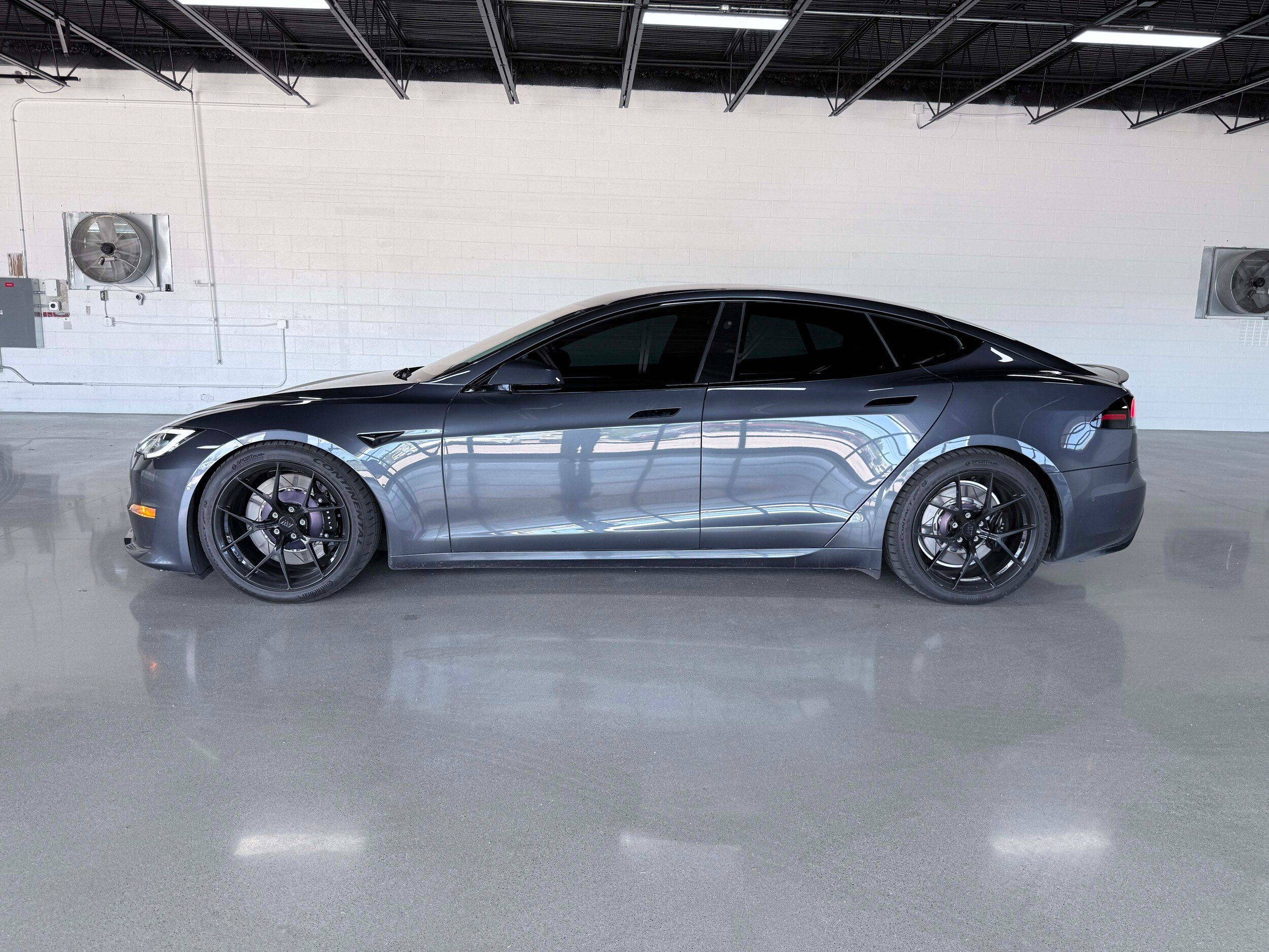 Used 2022 Tesla Model S Plaid AWD/4WD image 3