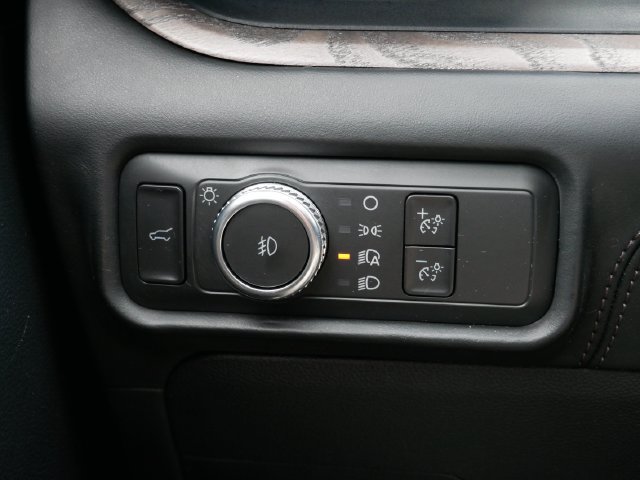 Used 2022 Ford Explorer Platinum w/ Equipment Group 601A AWD/4WD image 23
