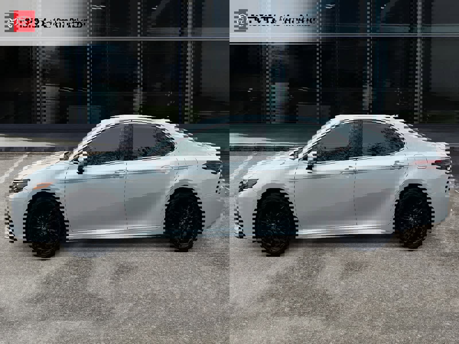 Used 2023 Toyota Camry XSE image 9