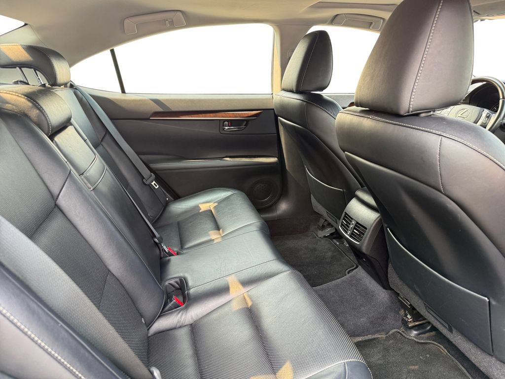 Used 2015 Lexus ES 350 w/ Luxury Package FWD image 27