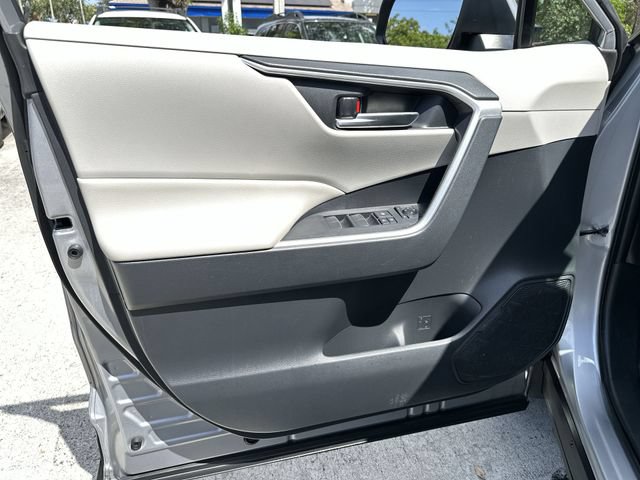 Used 2019 Toyota RAV4 XLE Premium FWD image 13