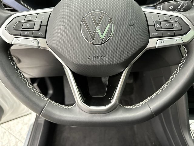 Used 2023 Volkswagen Taos SE w/ Panoramic Sunroof Package AWD/4WD image 14