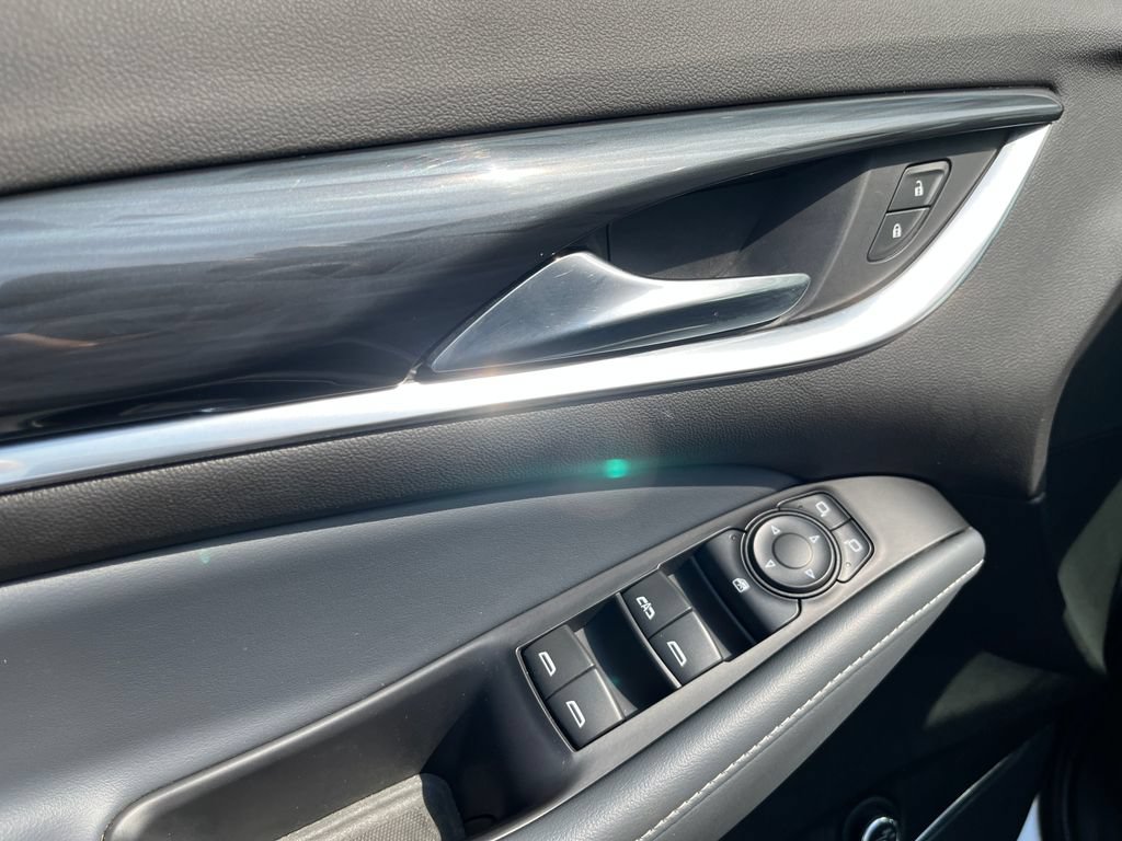 Used 2022 Buick Enclave Essence w/ Sport Touring Edition FWD image 10