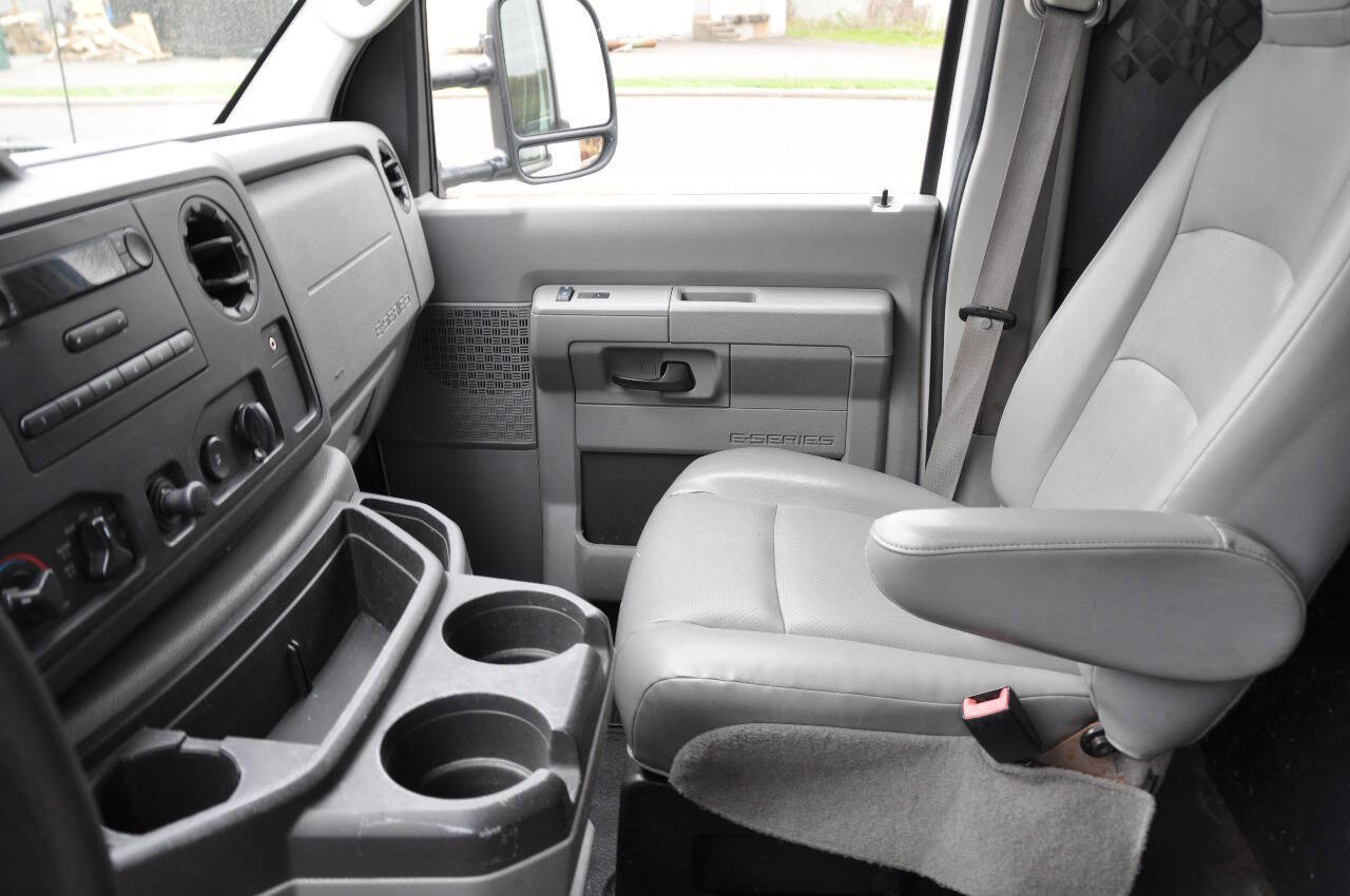 Used 2012 Ford E-250 and Econoline 250 w/ Commercial Cargo Van Pkg image 18