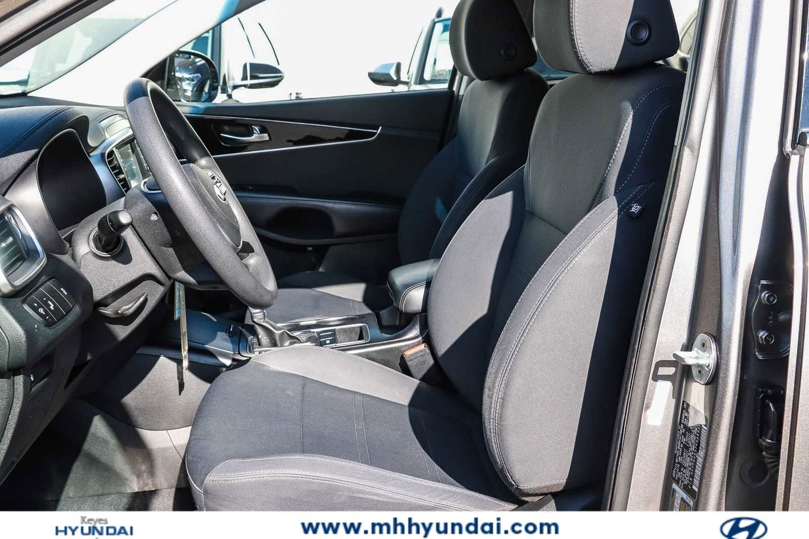 Used 2019 Kia Sorento LX FWD image 17