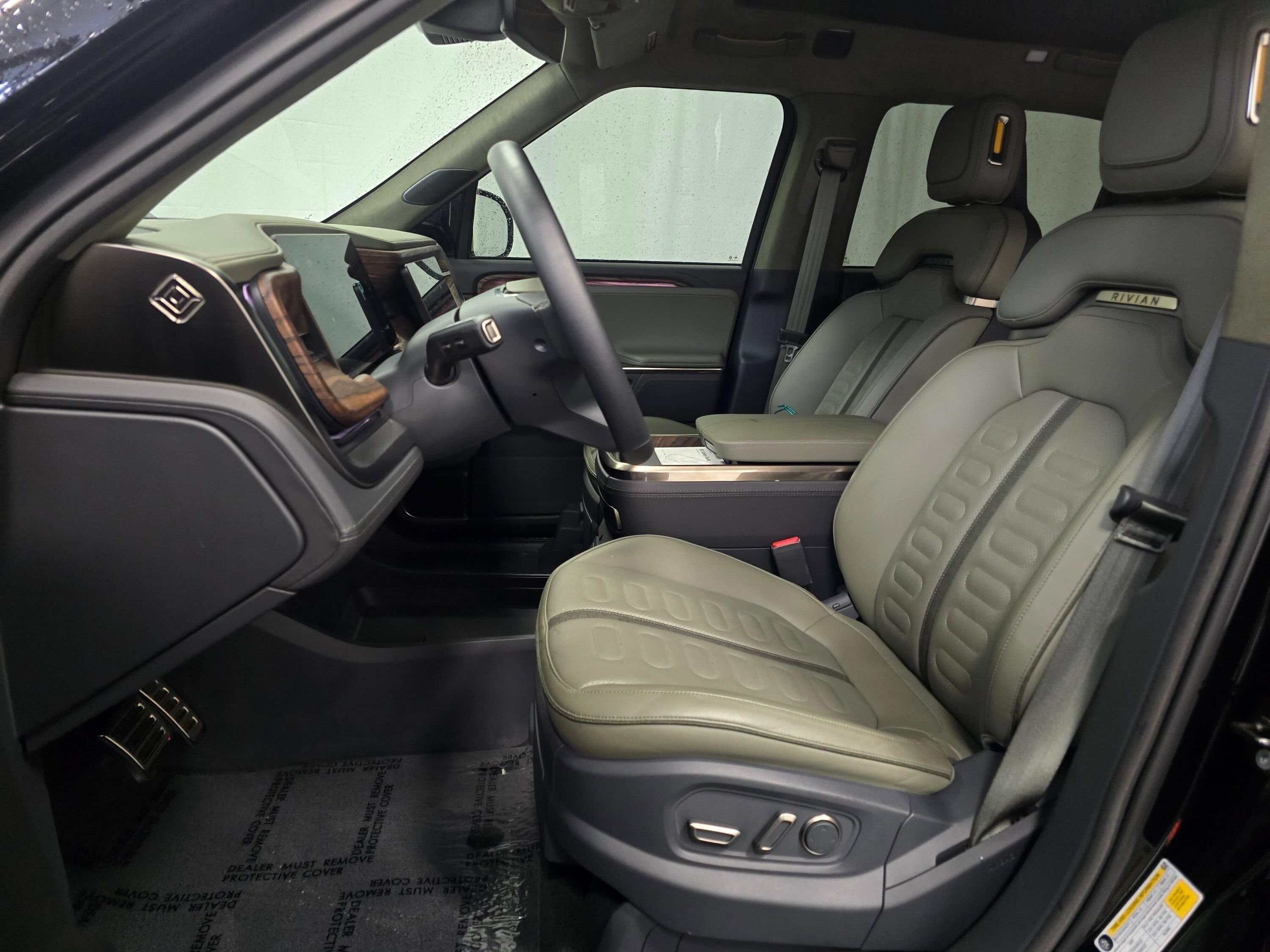 Used 2022 Rivian R1T Adventure AWD/4WD image 12