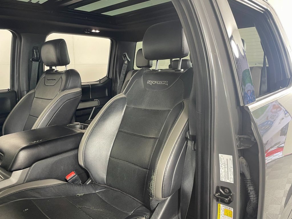 Used 2018 Ford F150 Raptor w/ Equipment Group 802A Luxury AWD/4WD image 26