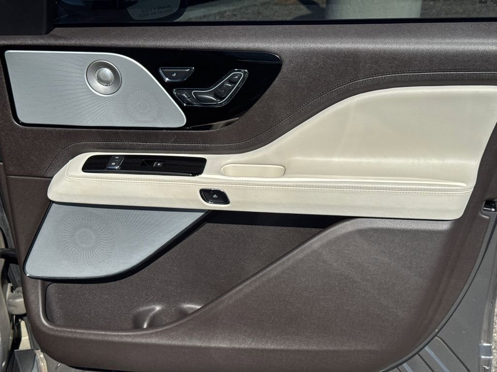 Used 2020 Lincoln Aviator Black Label w/ Dynamic Handling Package image 14