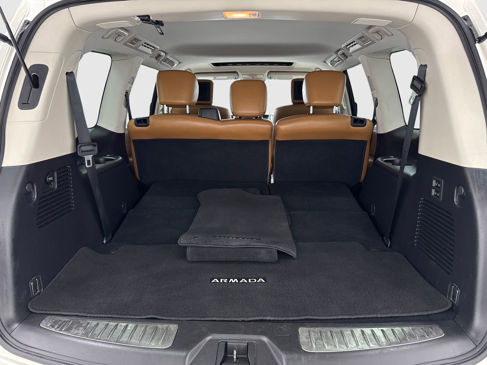 Used 2017 Nissan Armada Platinum w/ Interior Lighting Package image 49