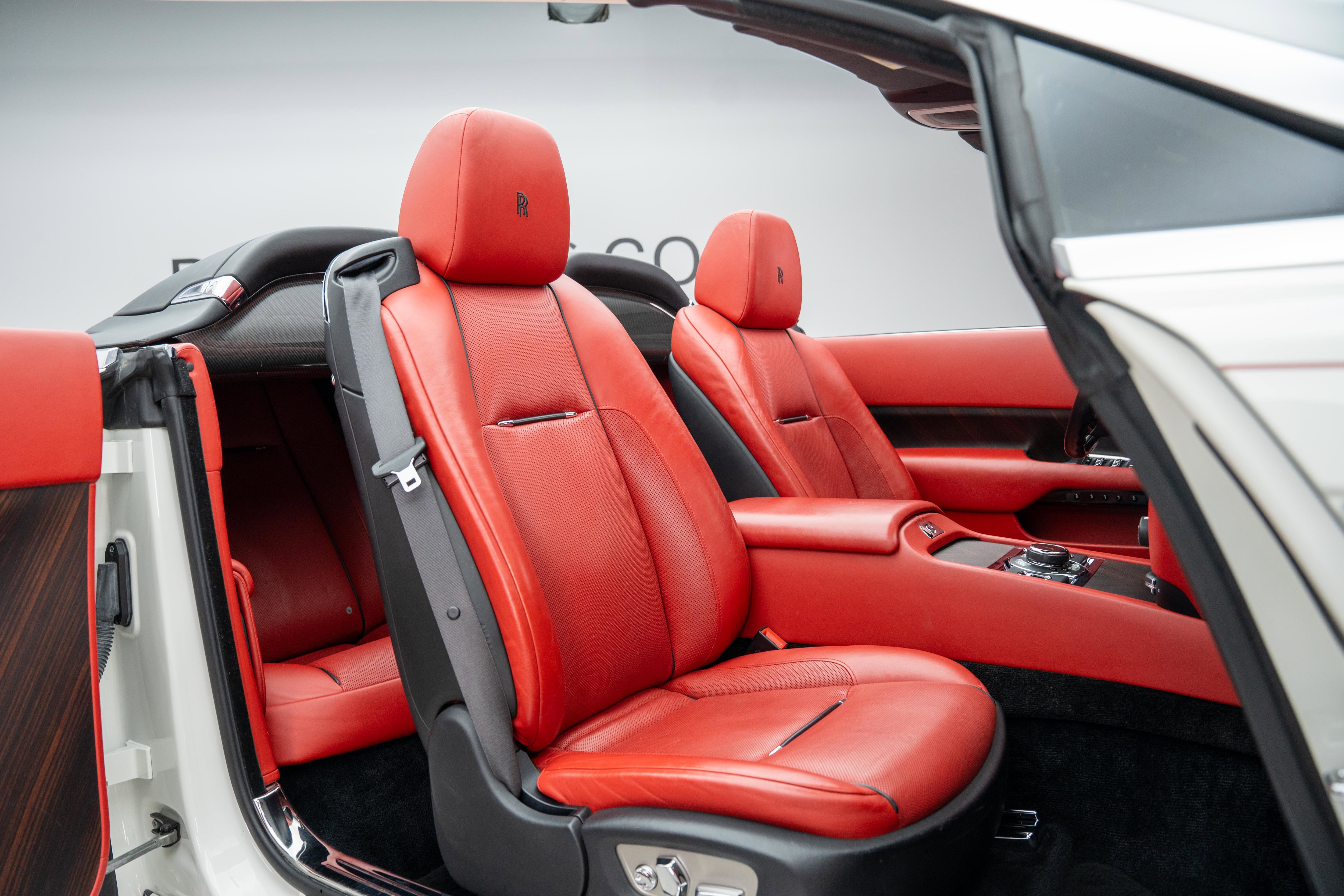 Used 2017 Rolls-Royce Dawn RWD image 24
