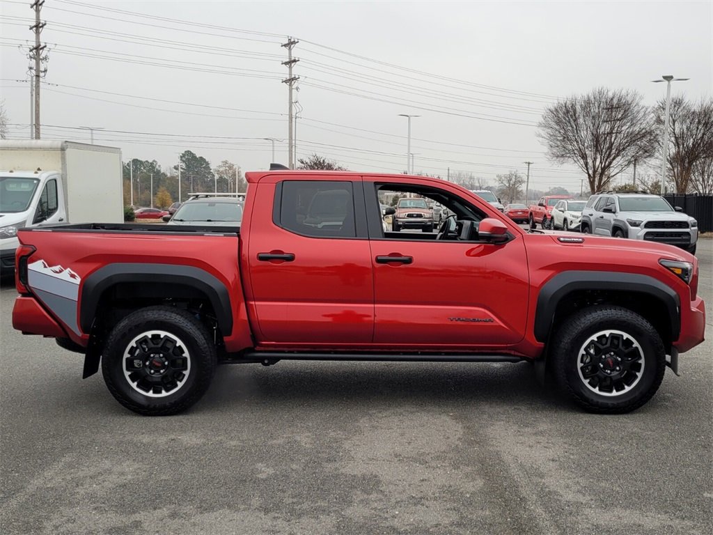Used 2025 Toyota Tacoma TRD Off-Road image 2