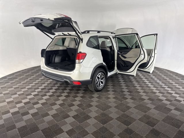 Used 2024 Subaru Forester Premium AWD/4WD image 14