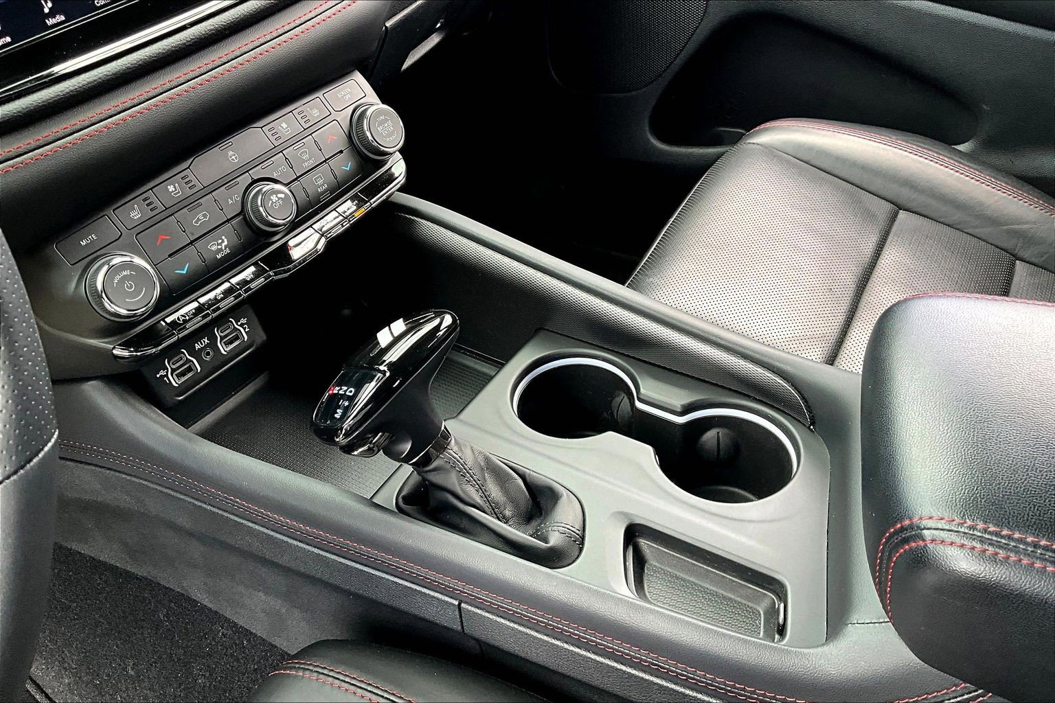 Used 2024 Dodge Durango GT AWD/4WD image 18
