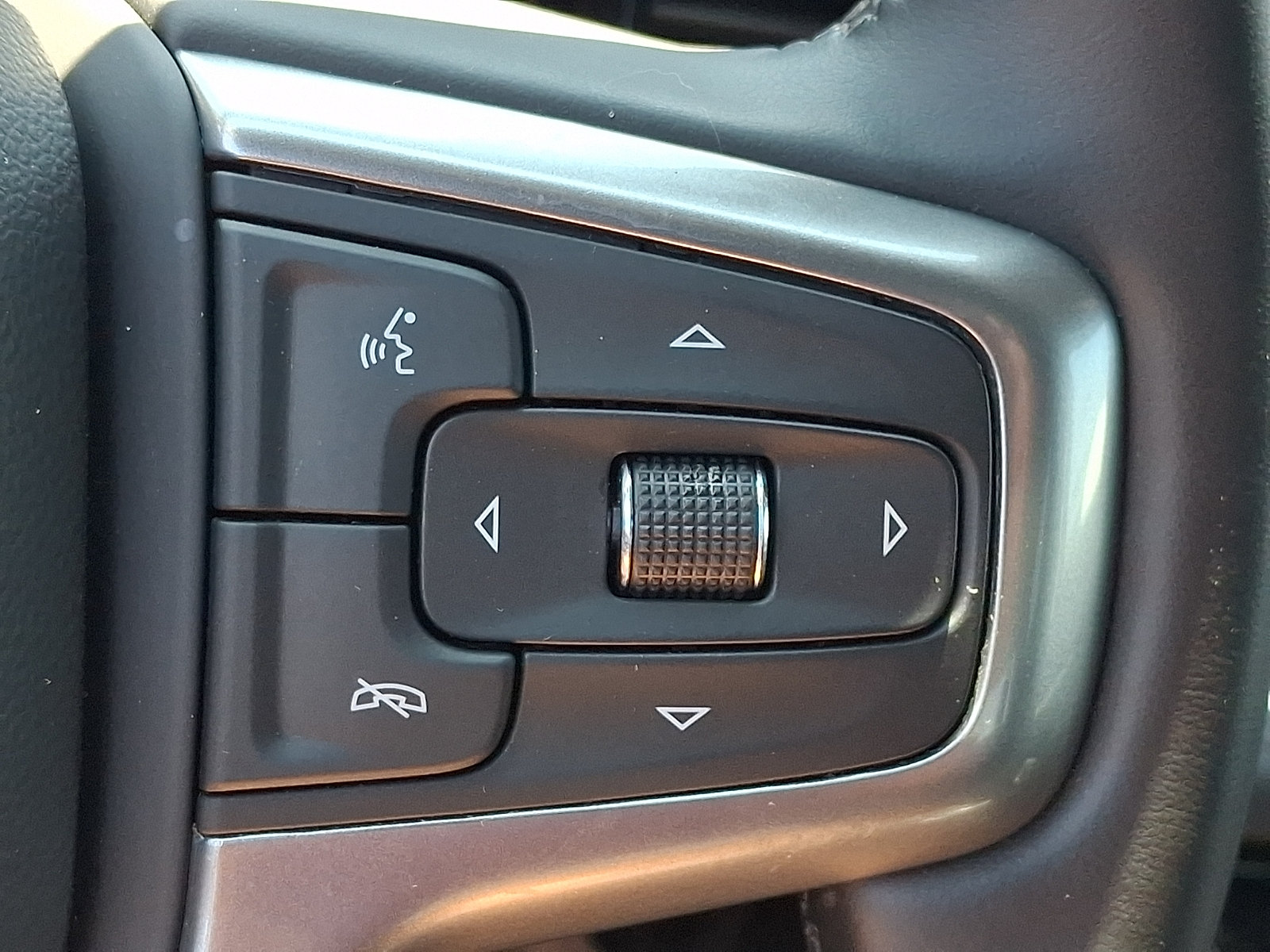 Certified 2024 Chevrolet Silverado 1500 LT AWD/4WD image 23