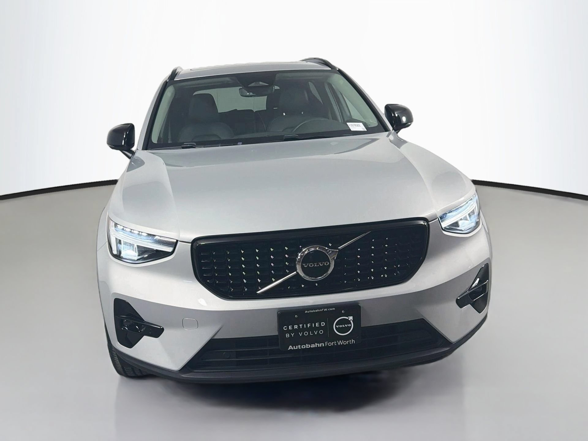 Certified 2023 Volvo XC40 B5 Plus w/ Protection Package Premier AWD/4WD image 2