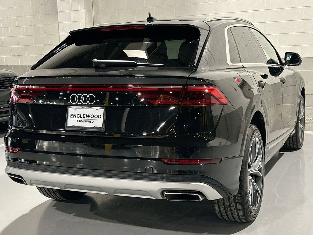 Used 2025 Audi Q8 Premium image 3