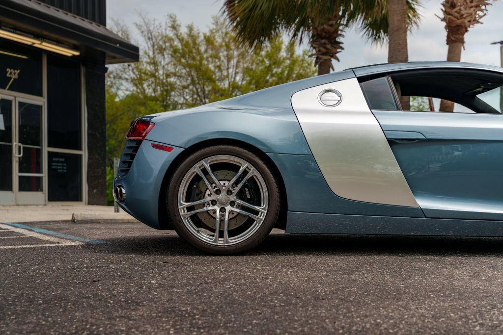 Used 2010 Audi R8 V8 AWD/4WD image 6