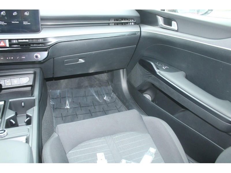 Used 2025 Kia K5 LXS image 17