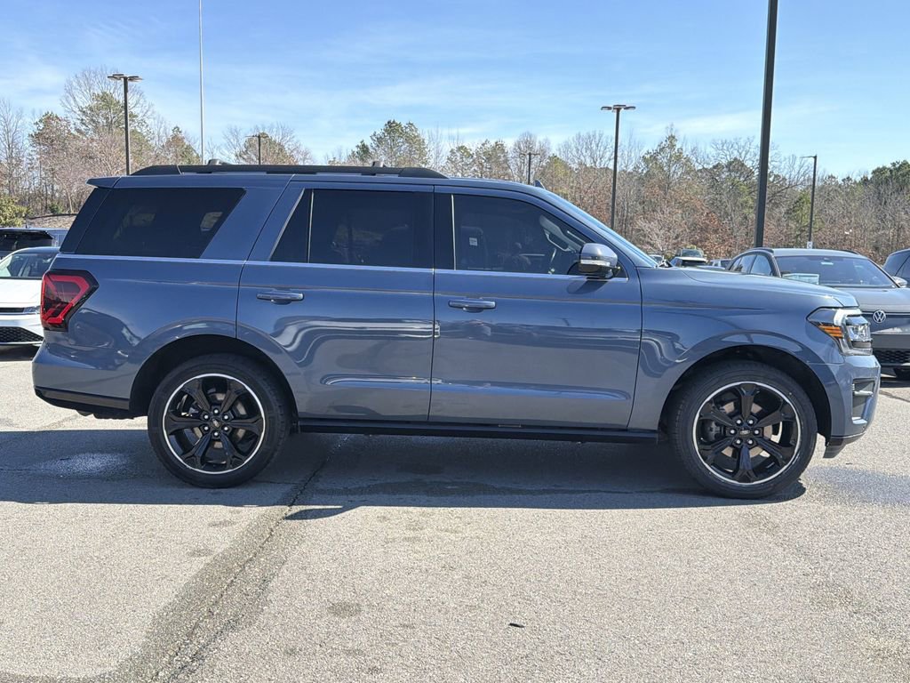 Used 2022 Ford Expedition Limited image 6