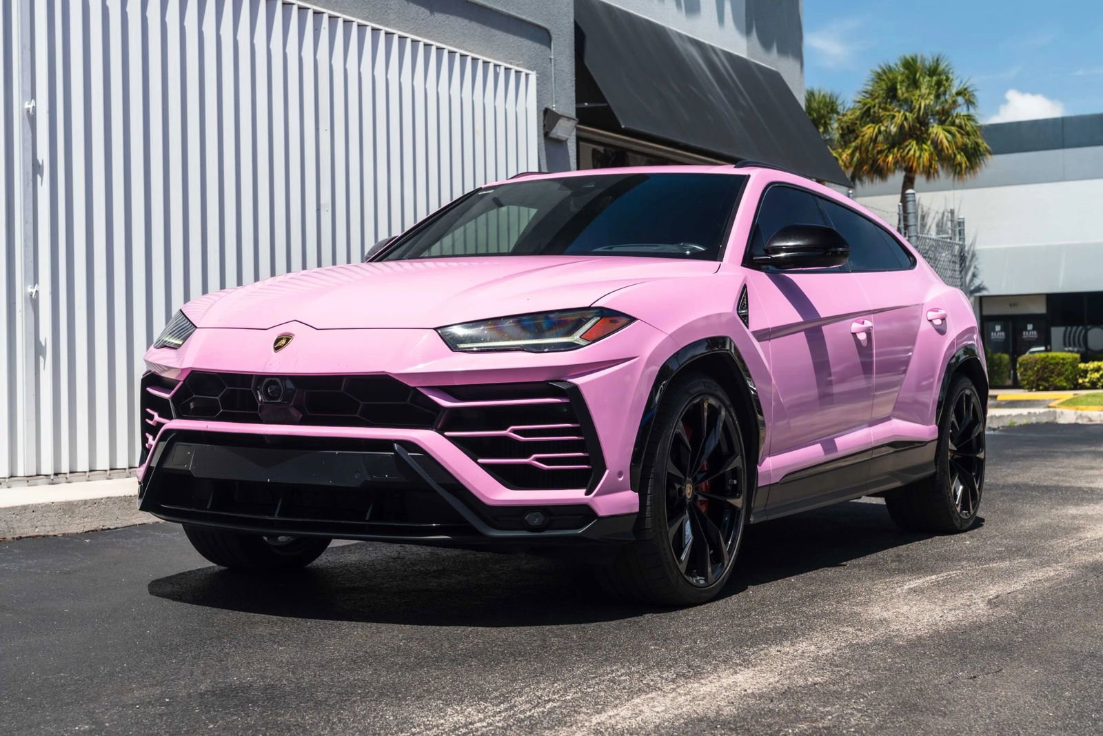 Used 2020 Lamborghini Urus AWD/4WD image 3
