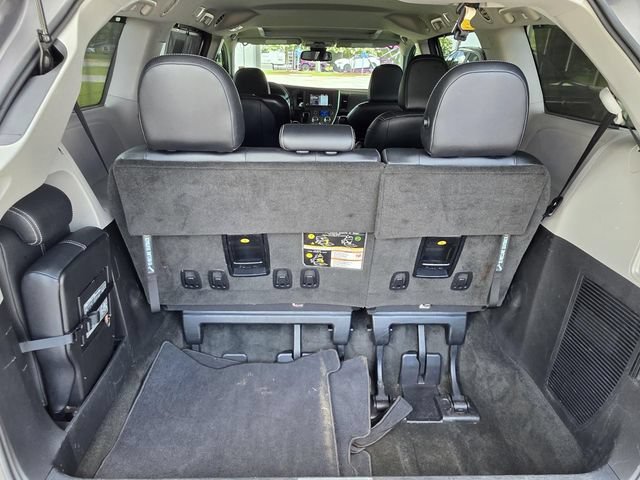 Used 2018 Toyota Sienna SE w/ SE Preferred Package FWD image 13