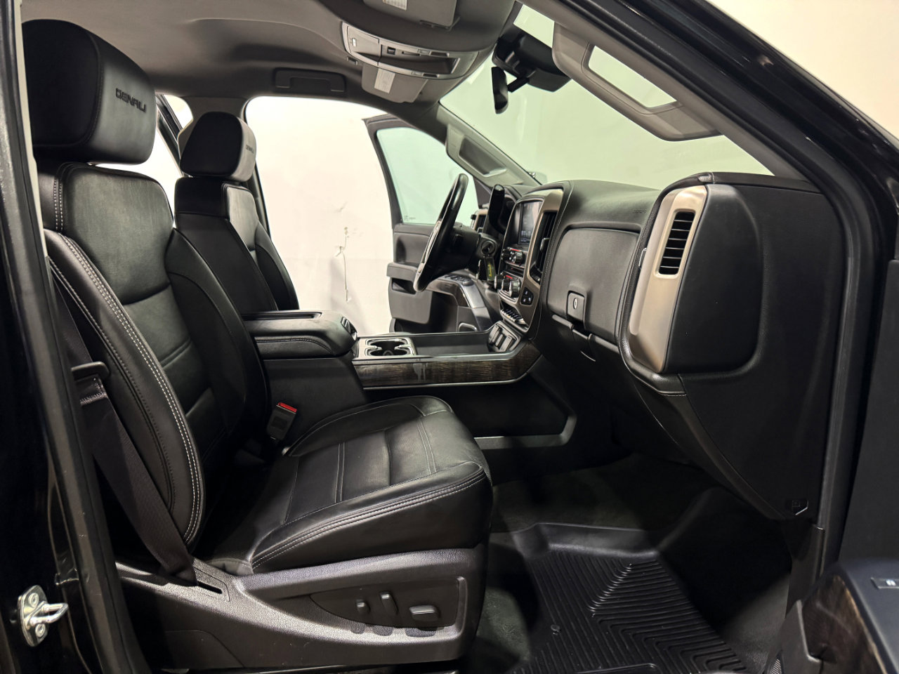 Used 2016 GMC Sierra 3500 Denali w/ Driver Alert Package image 12