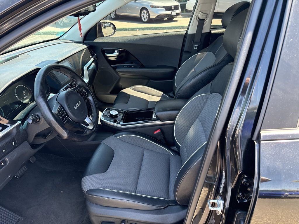 Used 2022 Kia Niro EX image 15