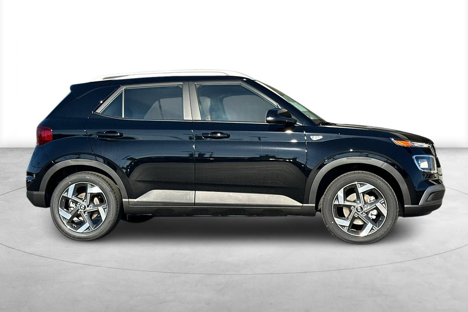 Certified 2026 Hyundai Venue SEL FWD image 9