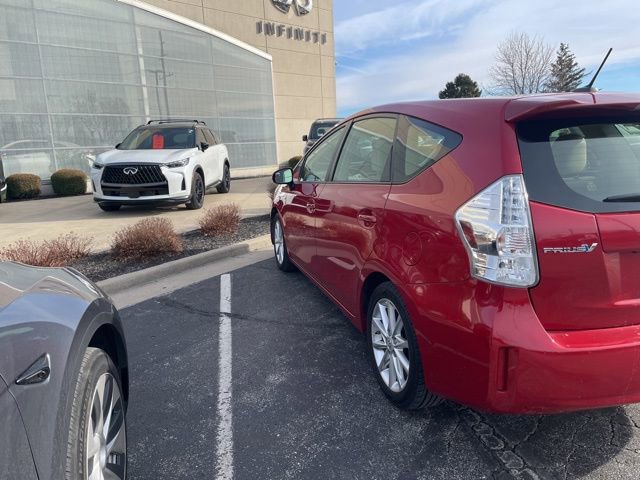 Used 2014 Toyota Prius V Five image 4