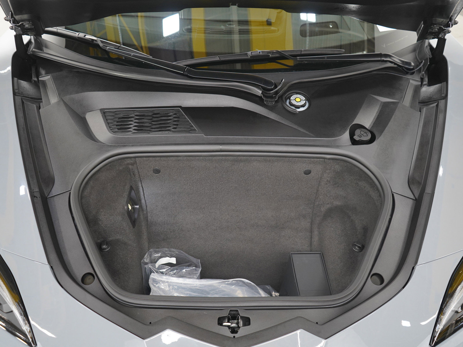 Used 2025 Chevrolet Corvette Stingray w/ Z51 Performance Package image 29