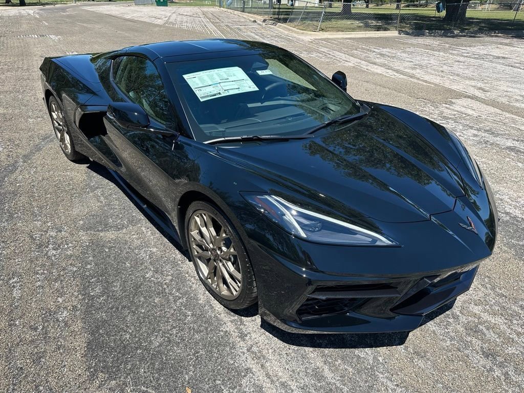 New 2026 Chevrolet Corvette Stingray Premium Cpe w/ Stealth Interior Trim Package RWD image 4