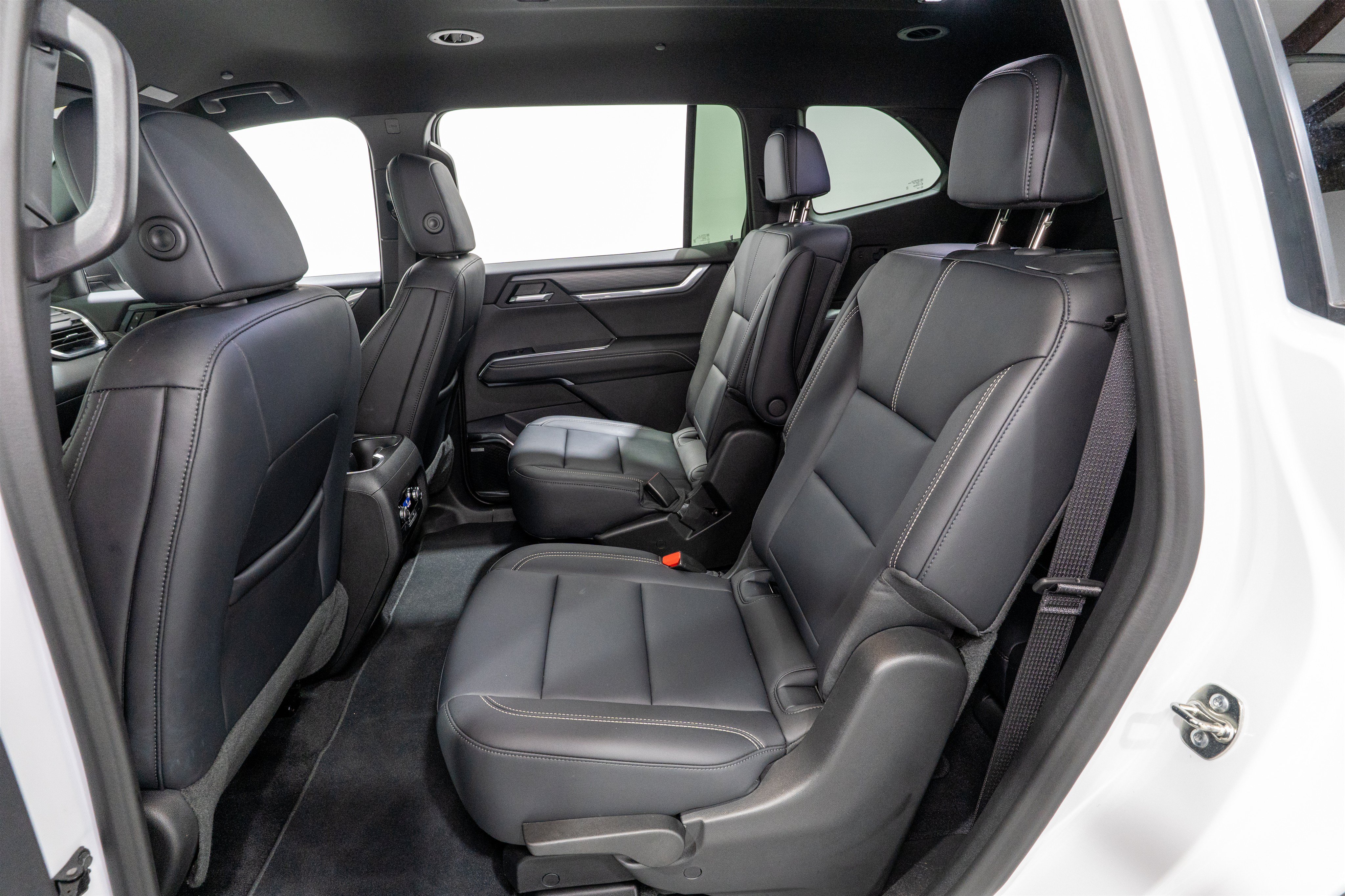 Used 2026 GMC Acadia Elevation w/ Elevation Premium Package FWD image 31