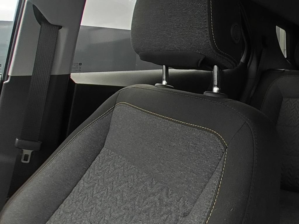 Certified 2024 Chevrolet Equinox LT w/ LPO, Cargo Package FWD image 9
