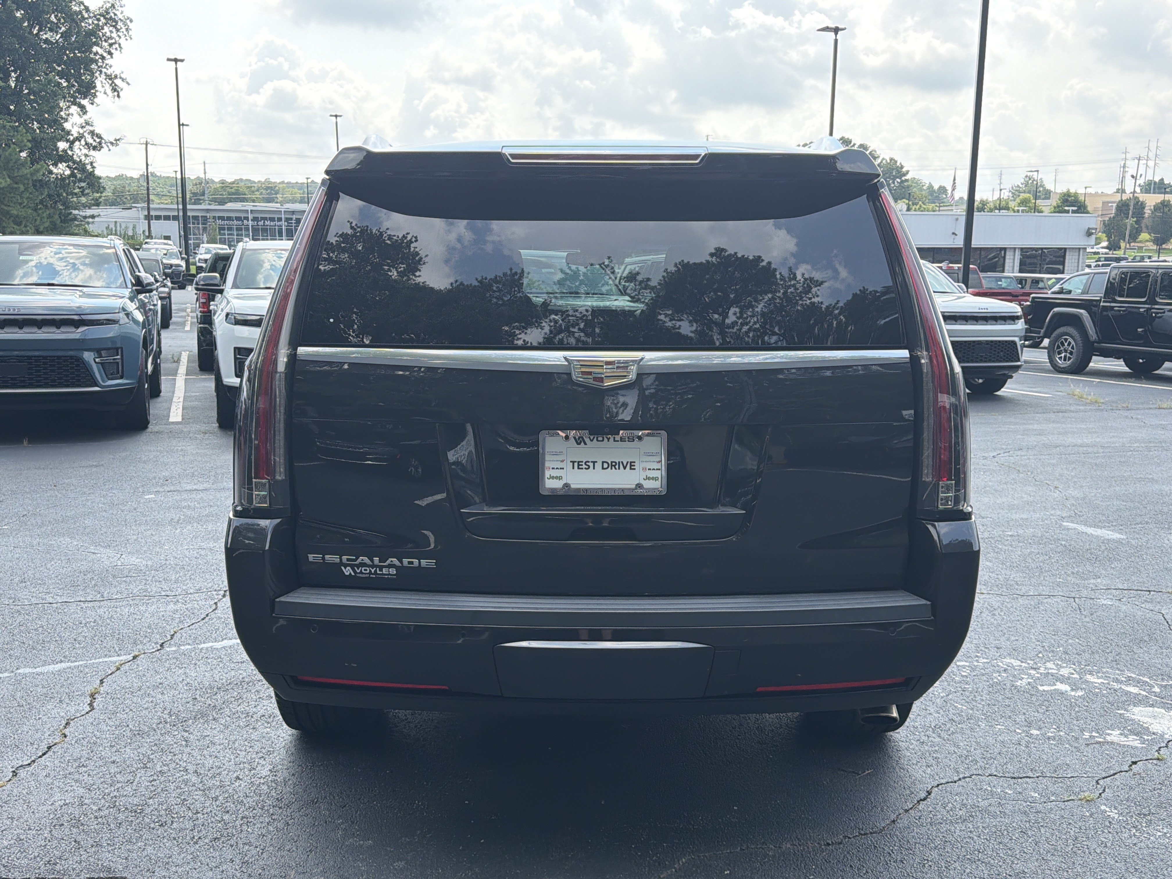 Used 2019 Cadillac Escalade Platinum AWD/4WD image 7