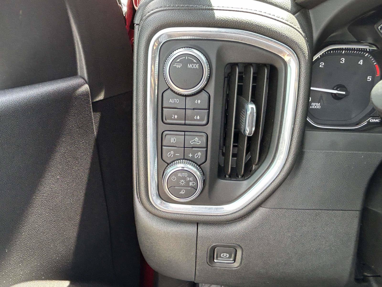 Used 2023 GMC Sierra 2500 SLT w/ SLT Convenience Package AWD/4WD image 21