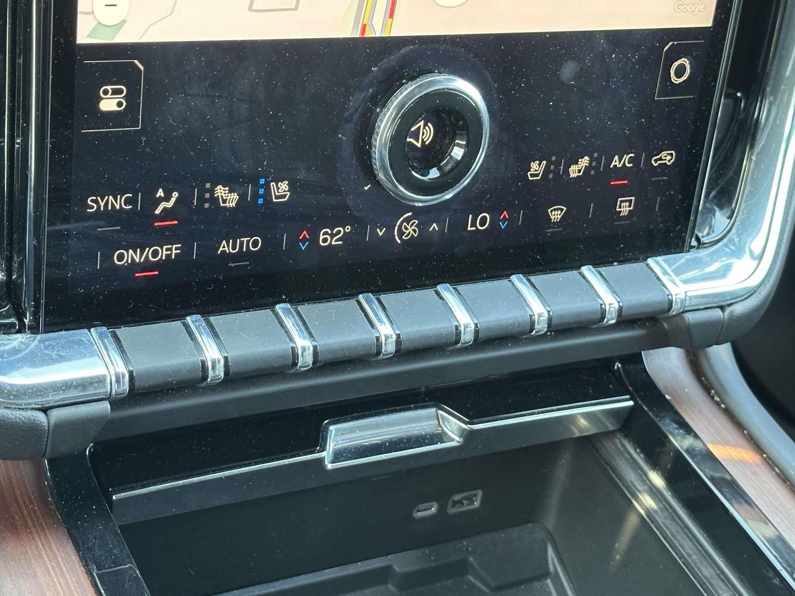 Certified 2025 GMC Yukon Denali AWD/4WD image 12