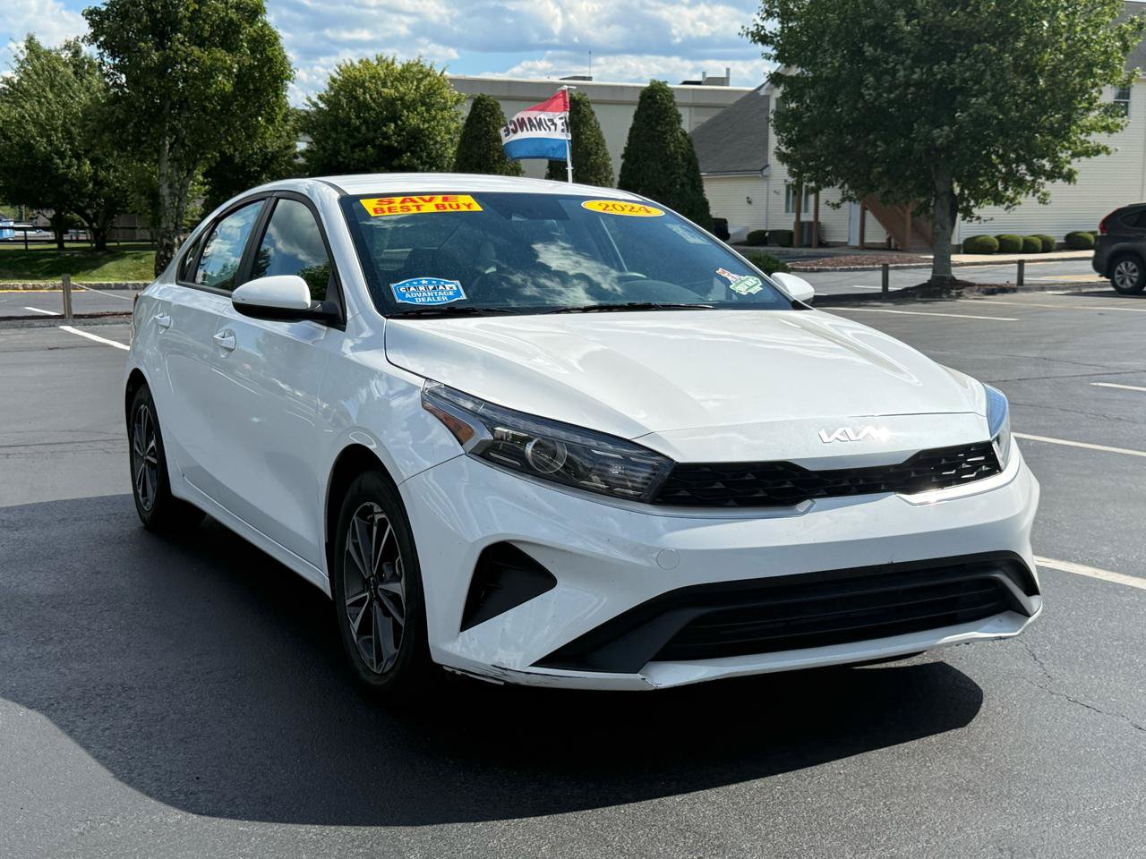Used 2024 Kia Forte LXS FWD image 4