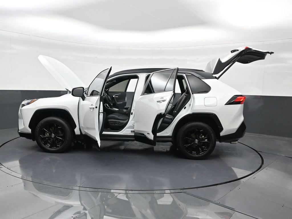 Used 2025 Toyota RAV4 XSE image 32