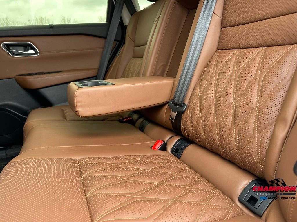 Used 2024 Nissan Rogue Platinum w/ Platinum Premium Package image 28