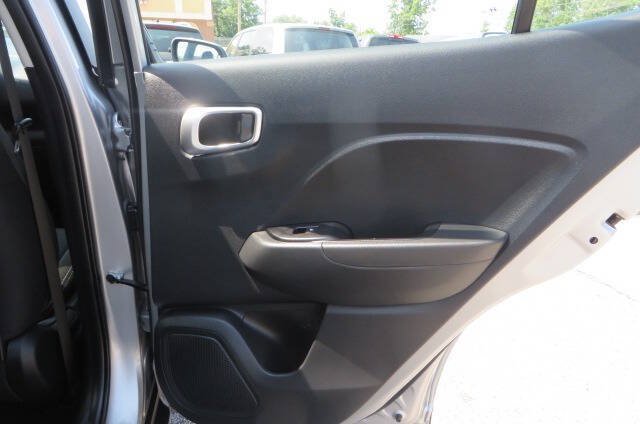 Used 2026 Hyundai Venue SEL FWD image 9