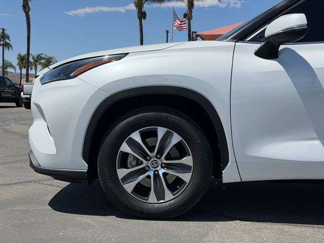 Used 2023 Toyota Highlander XLE FWD image 24