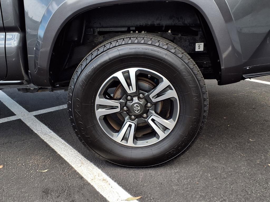 Certified 2019 Toyota Tacoma TRD Sport image 4