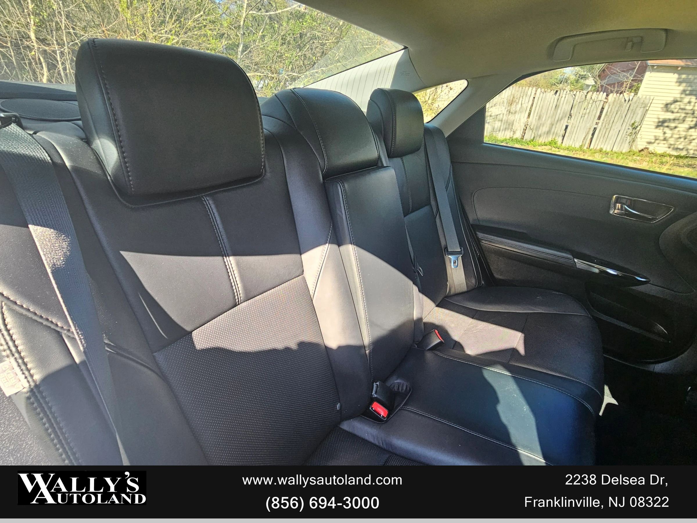 Used 2015 Toyota Avalon Limited FWD image 17