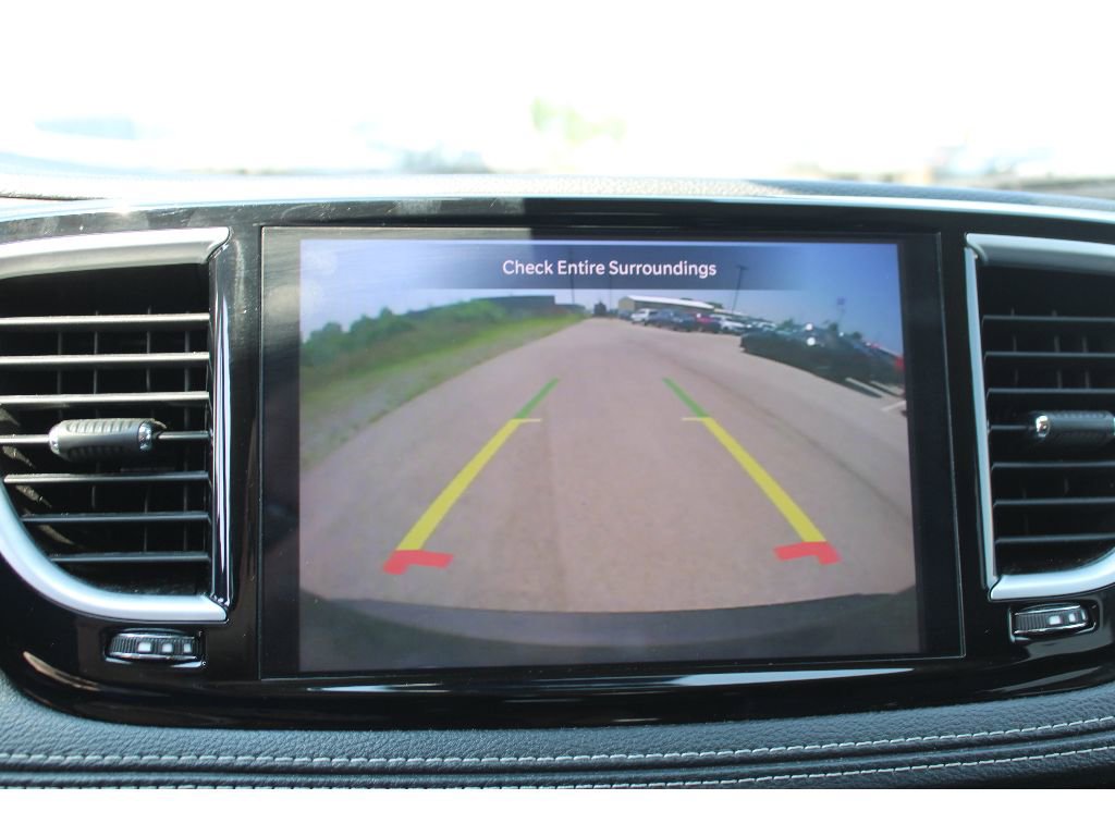 Used 2023 Chrysler Pacifica Limited image 38