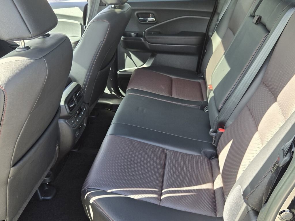 Used 2024 Honda Ridgeline Black Edition image 10